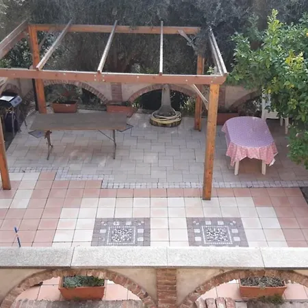Maison Proche De La Frontiere Et De Menton Semesterbostad *